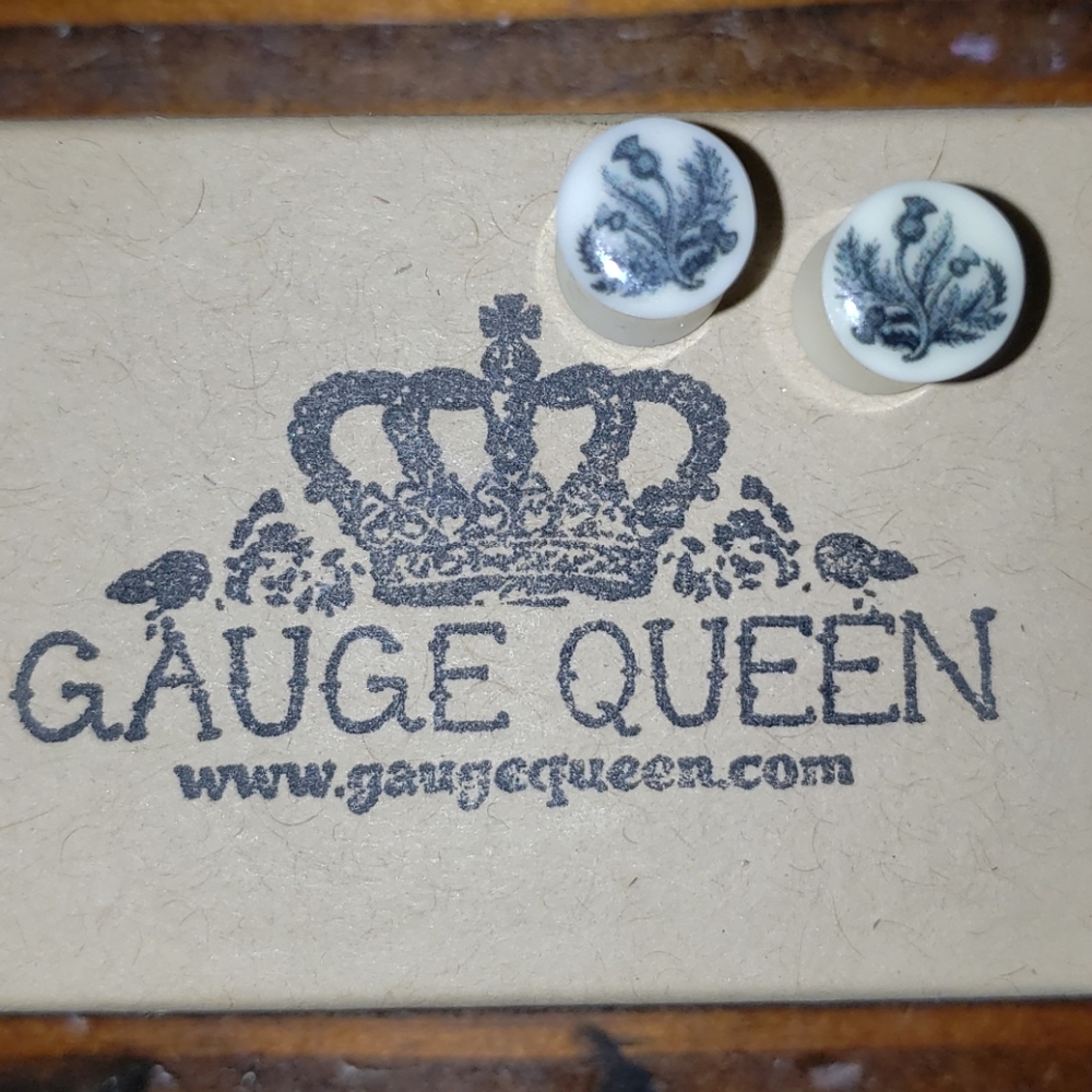 Pair of floral Ceramic 0 gauge plugs